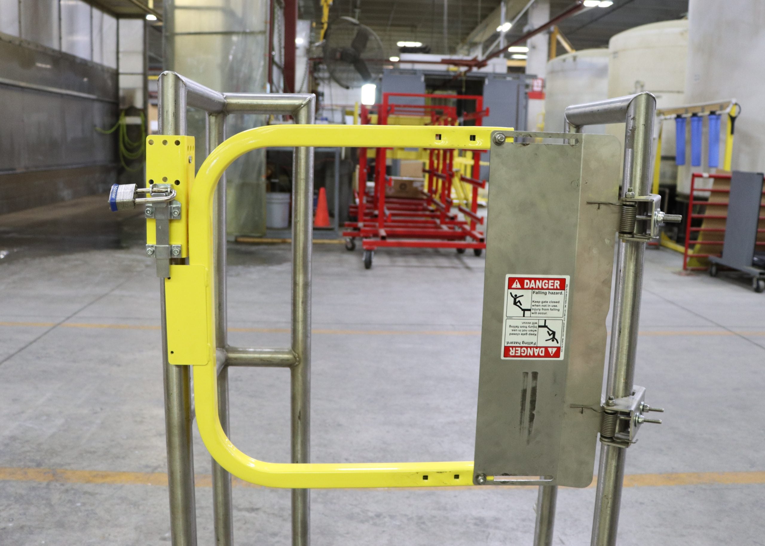 PS Doors Ladder Safety Gate Lock-out Kit - Prevents unauthorized access - Restricts areas, elevated platforms or mezzanines - Simple Installation - Lock for Safety - PS DOORS 515083 A image 2
