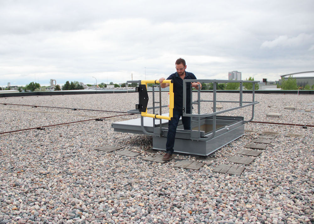 Adjustable Safety Gate - Self-closing fall protection swing gate - Fits openings from 18 in. to 36 in. - Easy installation in minutes  - Meets OSHA, CE and ANSI guardrail standards - PS DOORS EdgeHalt ASG-1836 image 13