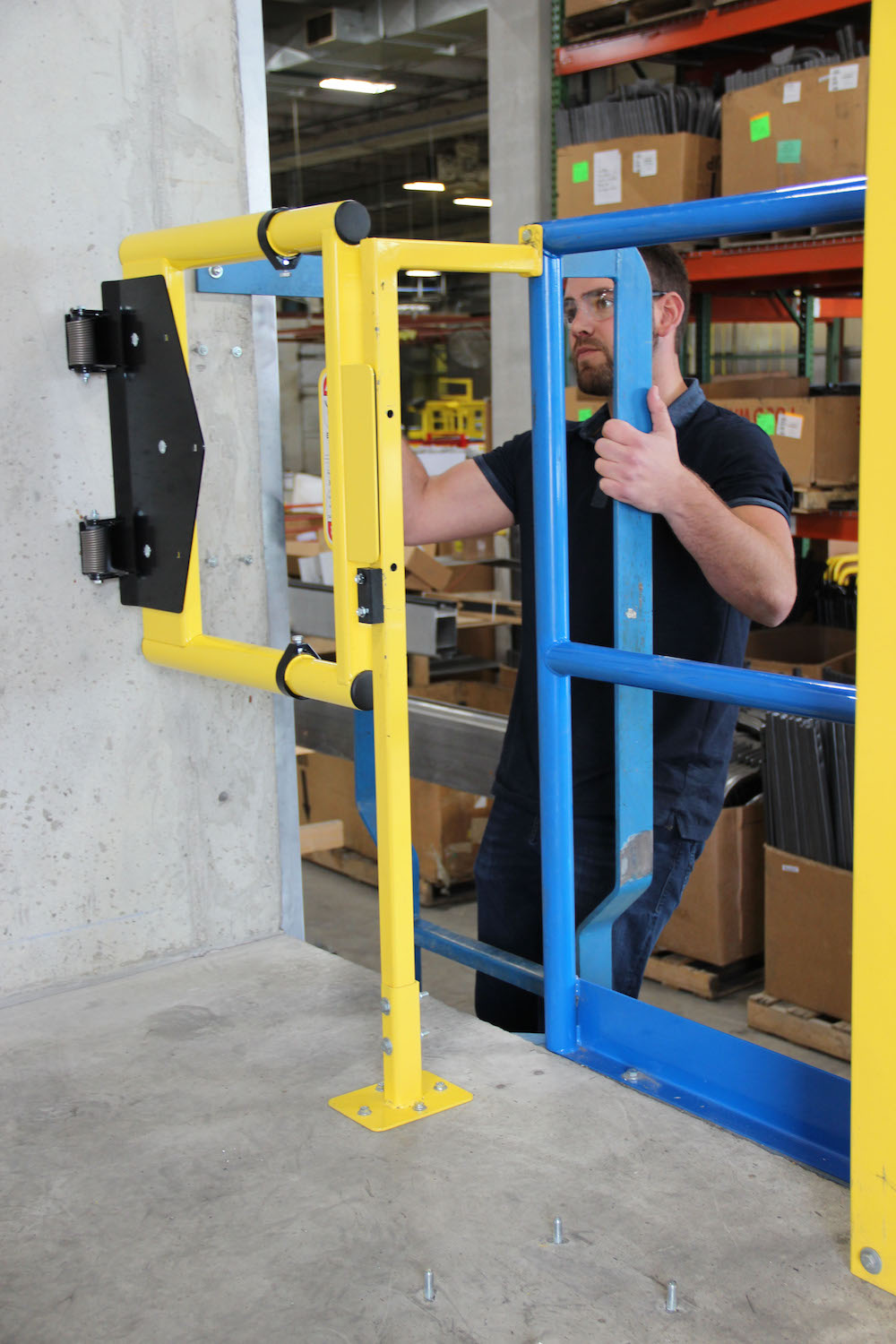 Adjustable Safety Gate - Self-closing fall protection swing gate - Fits openings from 18 in. to 36 in. - Easy installation in minutes  - Meets OSHA, CE and ANSI guardrail standards - PS DOORS EdgeHalt ASG-1836 image 2