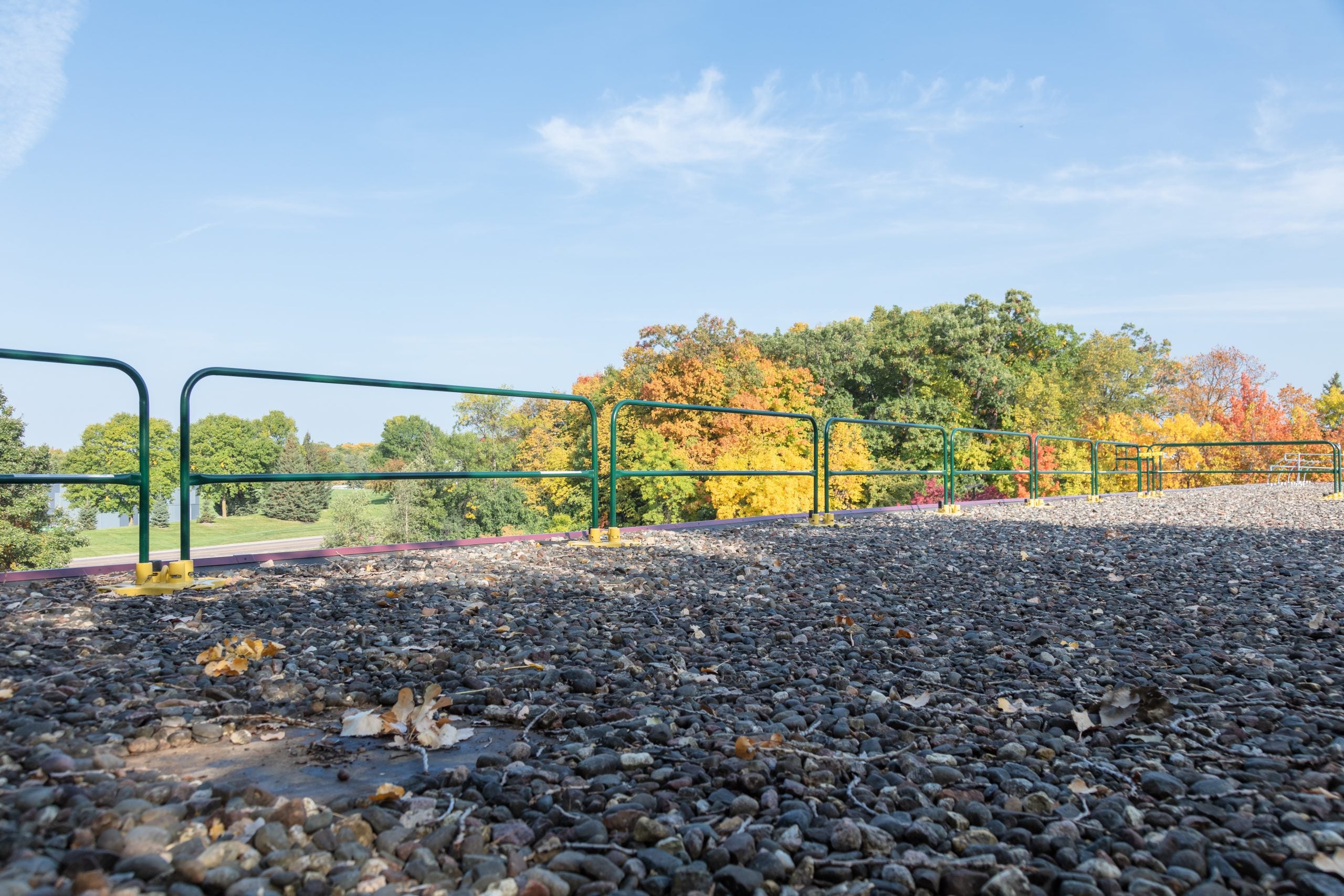 Safety Rail 2000 (SR2K) rooftop guardrail system - Non-penetrating fall protection safety rail - Portable or permanent installation - OSHA compliant - BlueWater SR2000
