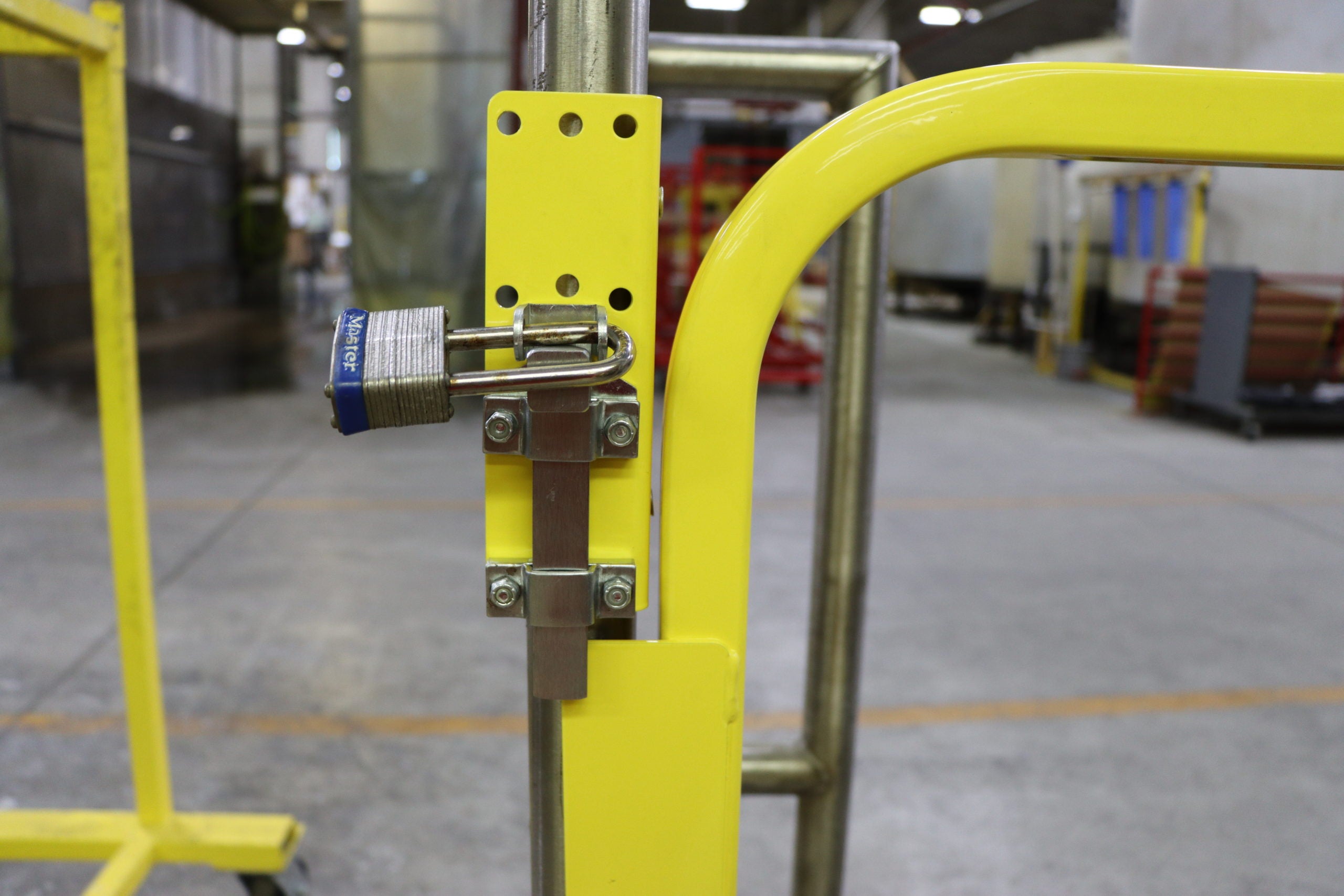 PS Doors Ladder Safety Gate Lock-out Kit - Prevents unauthorized access - Restricts areas, elevated platforms or mezzanines - Simple Installation - Lock for Safety - PS DOORS 515083 A image 3