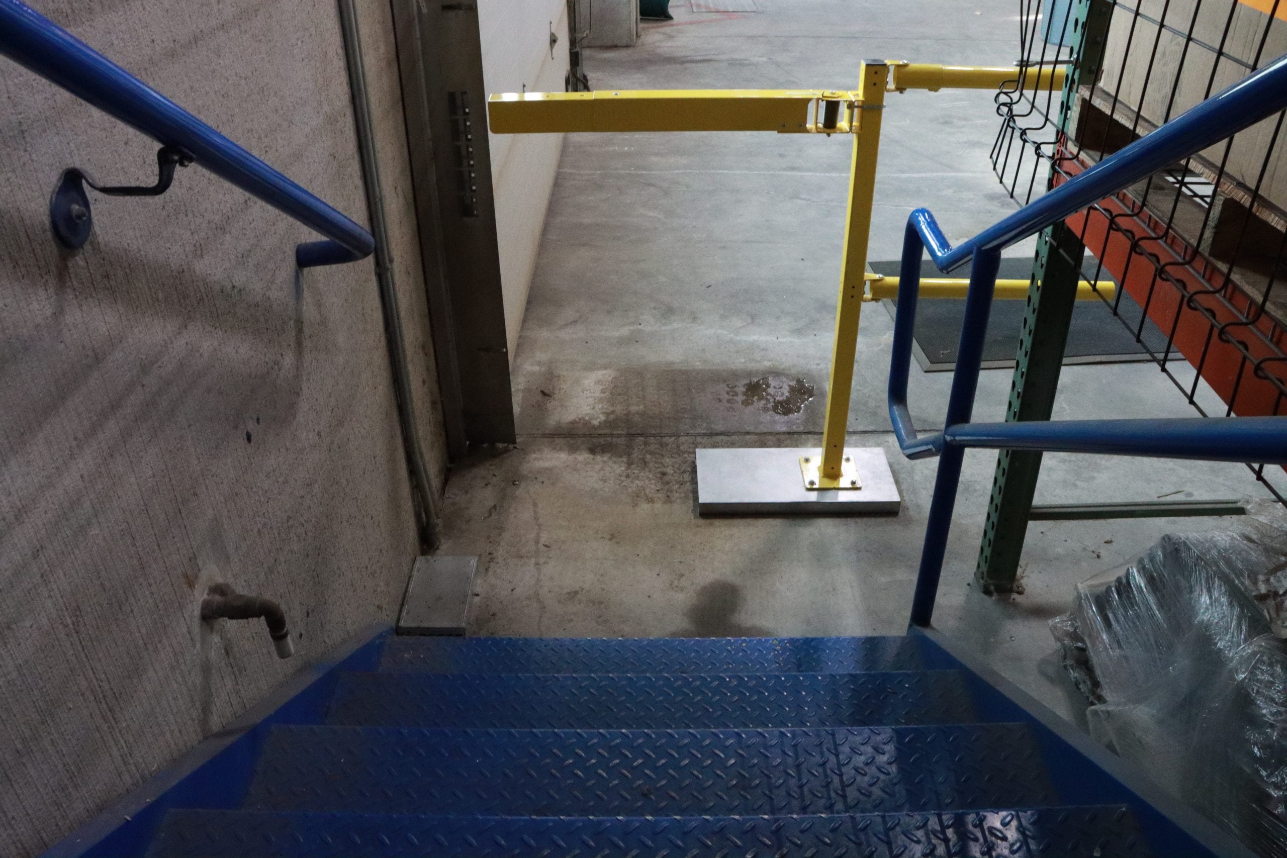 EdgeSafe Personnel Access Gate Single Arm - EPAGS-2442-PCY - PS DOORS image 1
