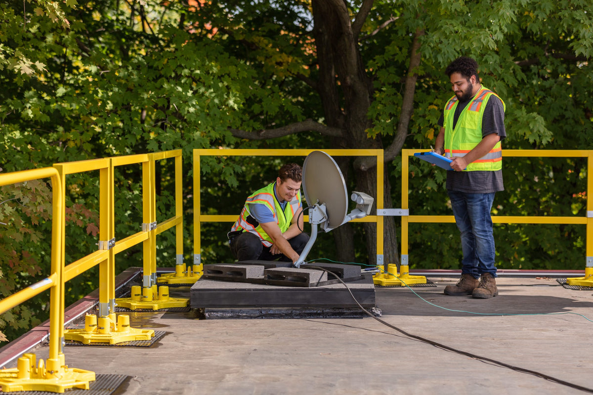 SafetyRail 2000FG – Fiberglass Guardrail System - BlueWater ...