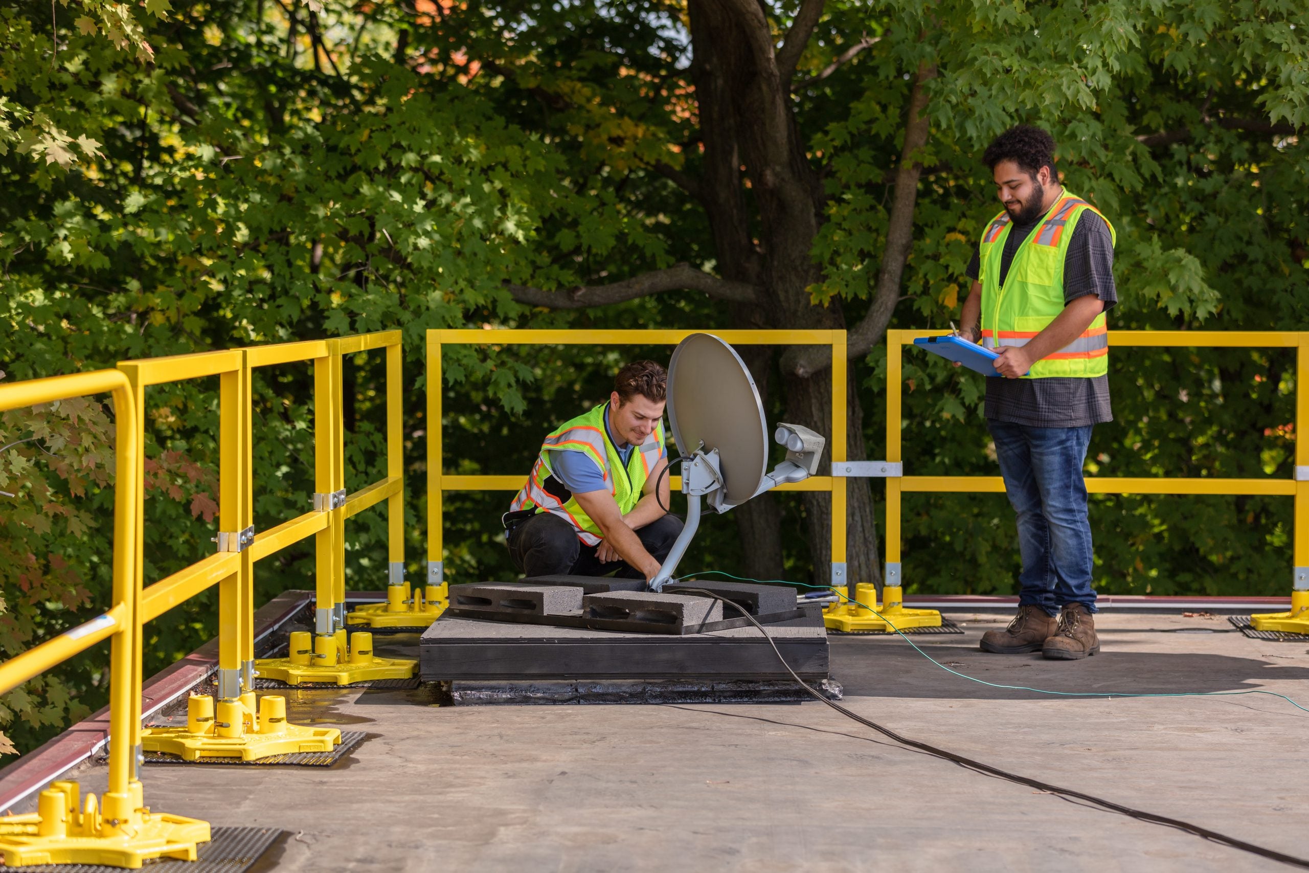 SafetyRail 2000FG – Fiberglass Guardrail System - BlueWater