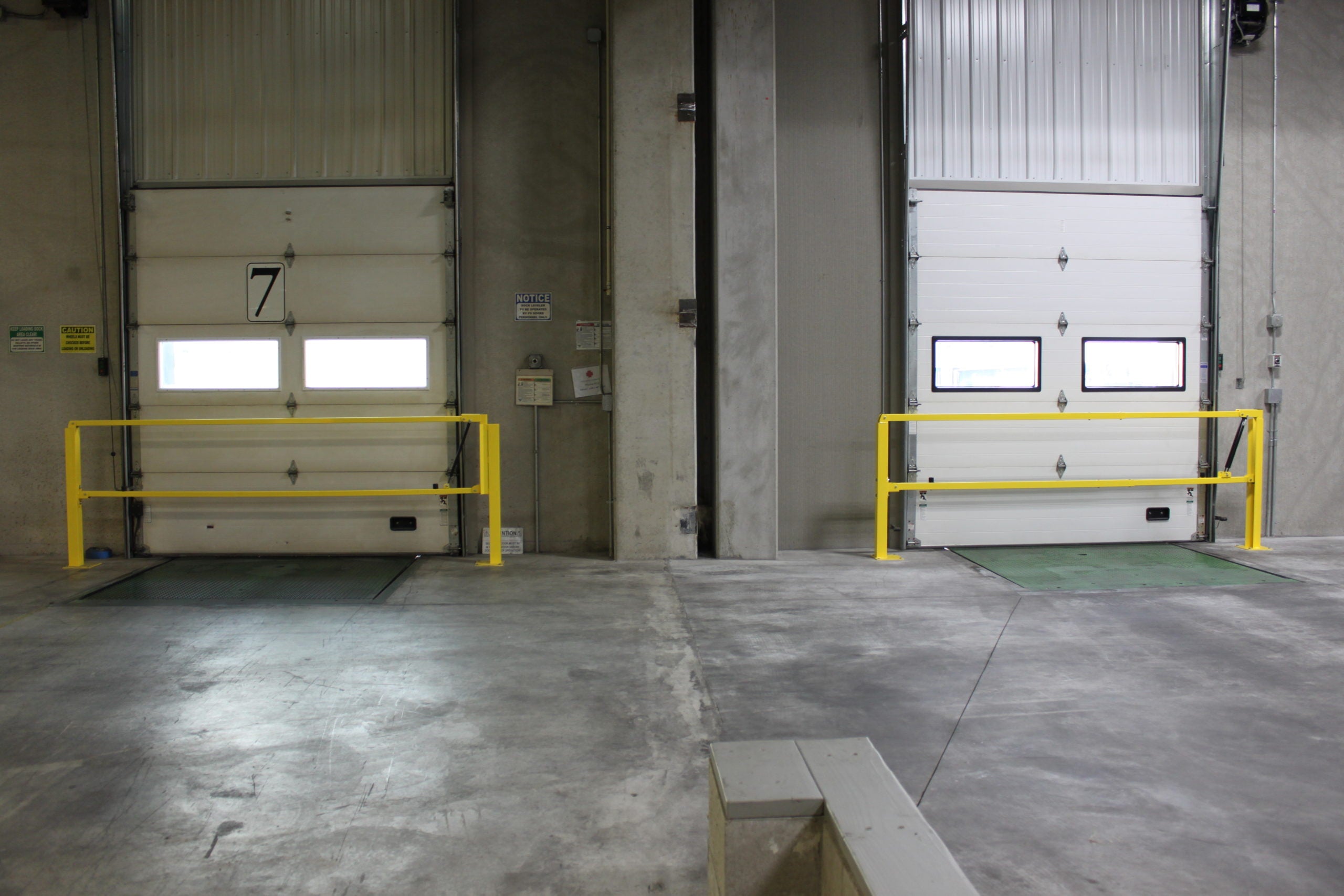 Adjustable Safety Gate - Prevents falls from docks, bays &amp; exposed edges - Adjustable width - Slam-proof design - 90-degree vertical lift - PS DOORS ESG - EdgeSafe Smart Gate image 5