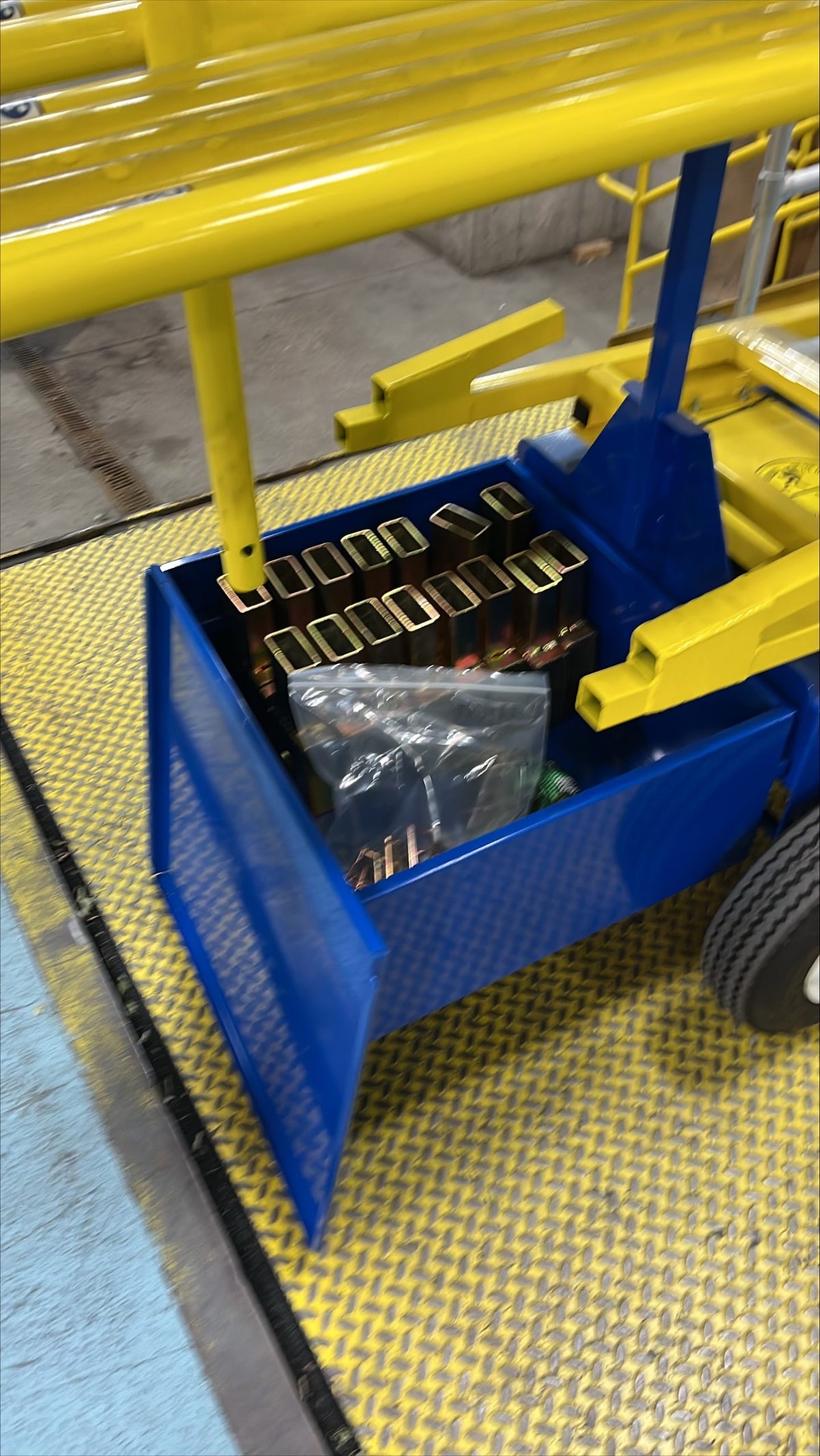 Flatbed Trailer Fall Protection Railing Flatbed Trailer Safety Rail - BlueWater – Fallprotection USA