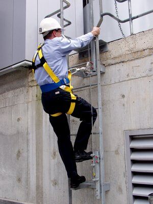 Lad-Saf Cable Guide - Attaches to ladder rungs - Straight guide - Stainless Steel - Fits rungs up to 1-1/8 in. diameter - 3M DBI SALA 6100457 image 1